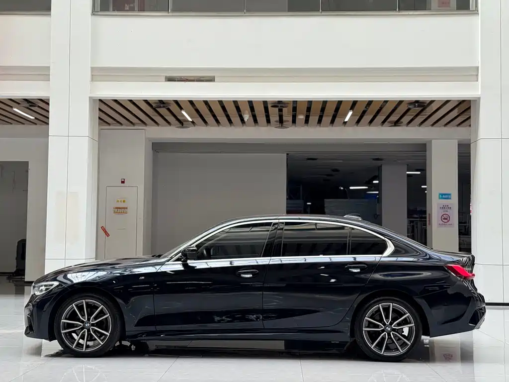 BMW 3 Series — миниатюра 8