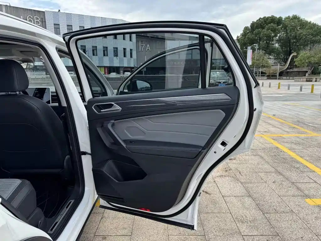 Volkswagen Tiguan X — миниатюра 20