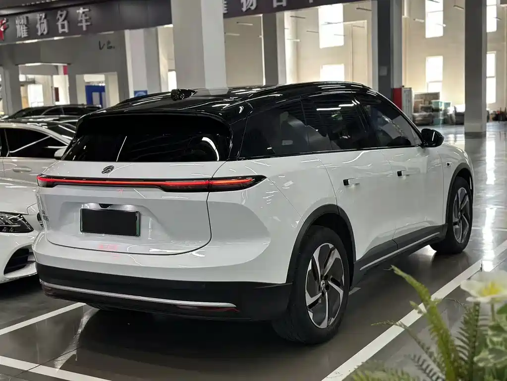 NIO ES6 — миниатюра 9