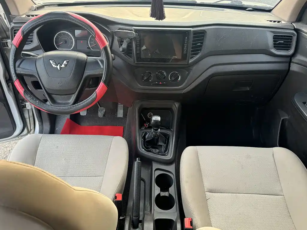 Wuling Hongguang V — миниатюра 10
