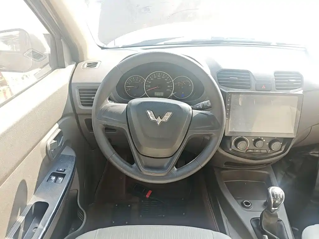 Wuling Hongguang — миниатюра 11