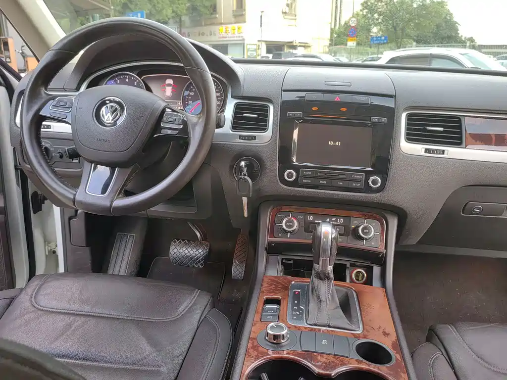 Volkswagen Touareg — миниатюра 13