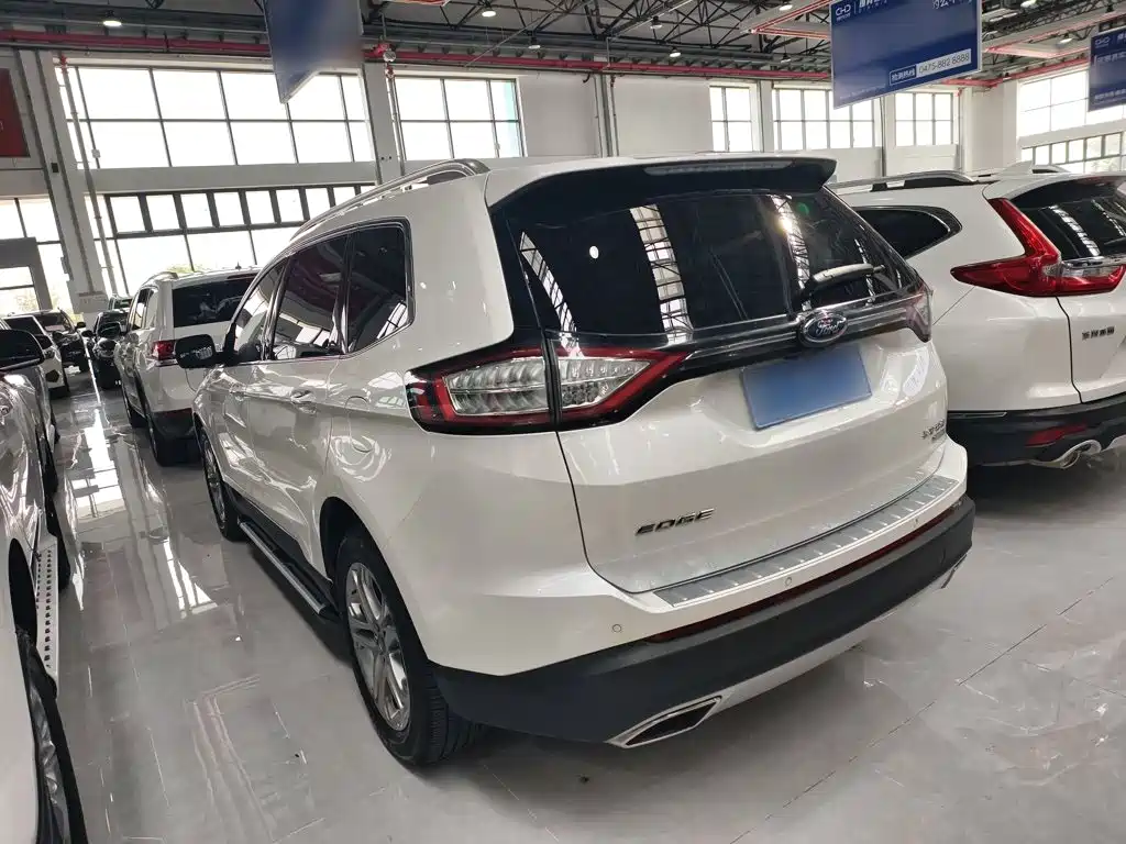 Ford Edge — миниатюра 7