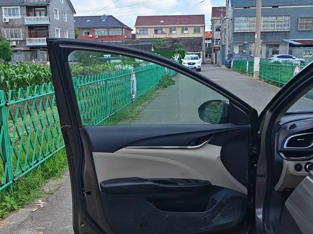 Buick Excelle — миниатюра 8