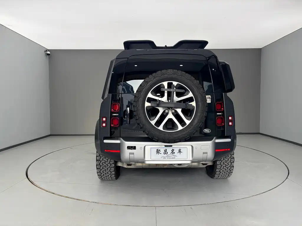 LAND ROVER DEFENDER
