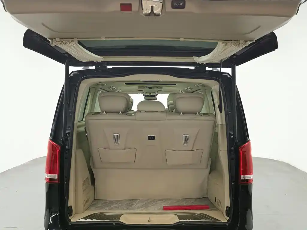 Mercedes-Benz V-Class — миниатюра 16