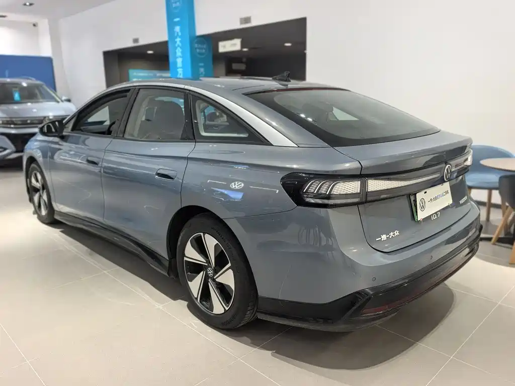 VOLKSWAGEN ID.7 VIZZION