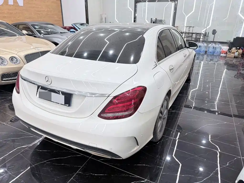 Mercedes-Benz C-Class — миниатюра 6