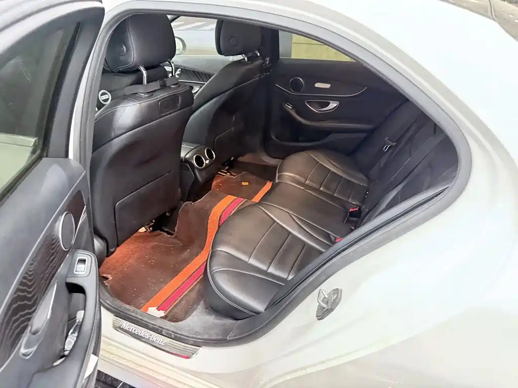Mercedes-Benz C-Class — миниатюра 7