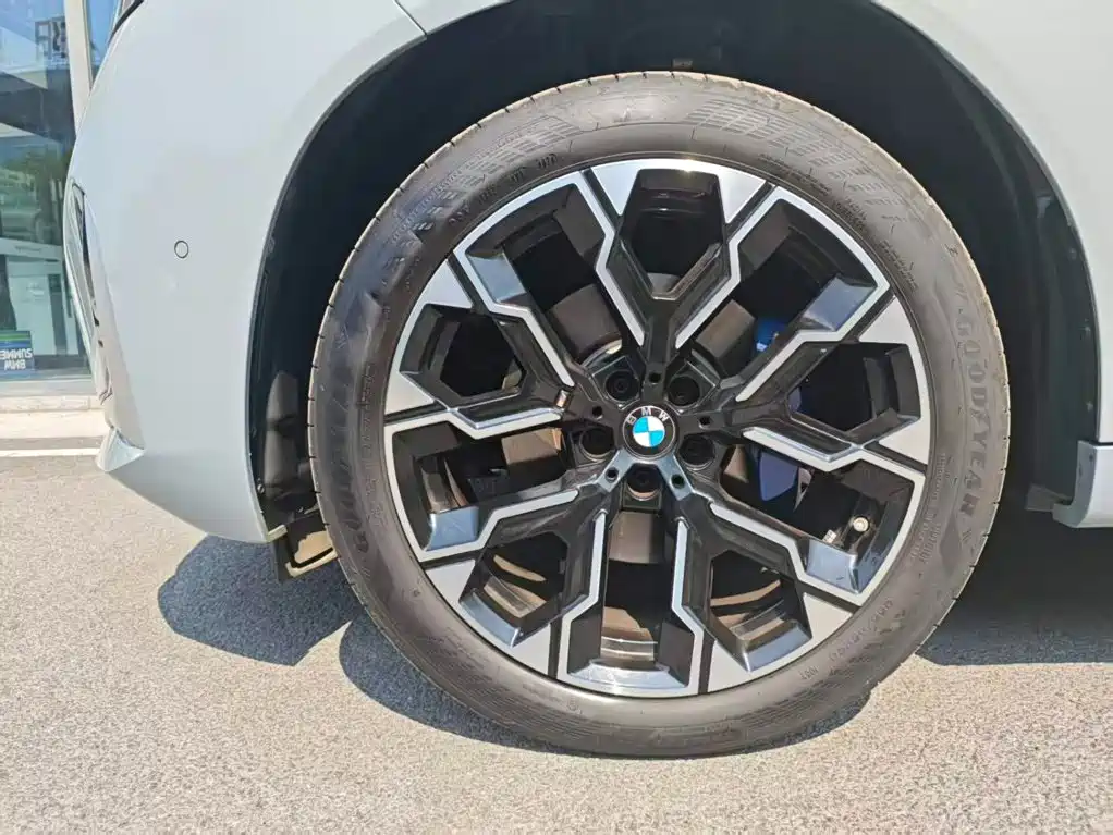 BMW X3 — миниатюра 8