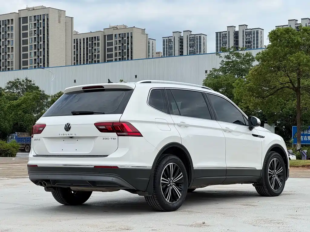 Volkswagen Tiguan L — миниатюра 10