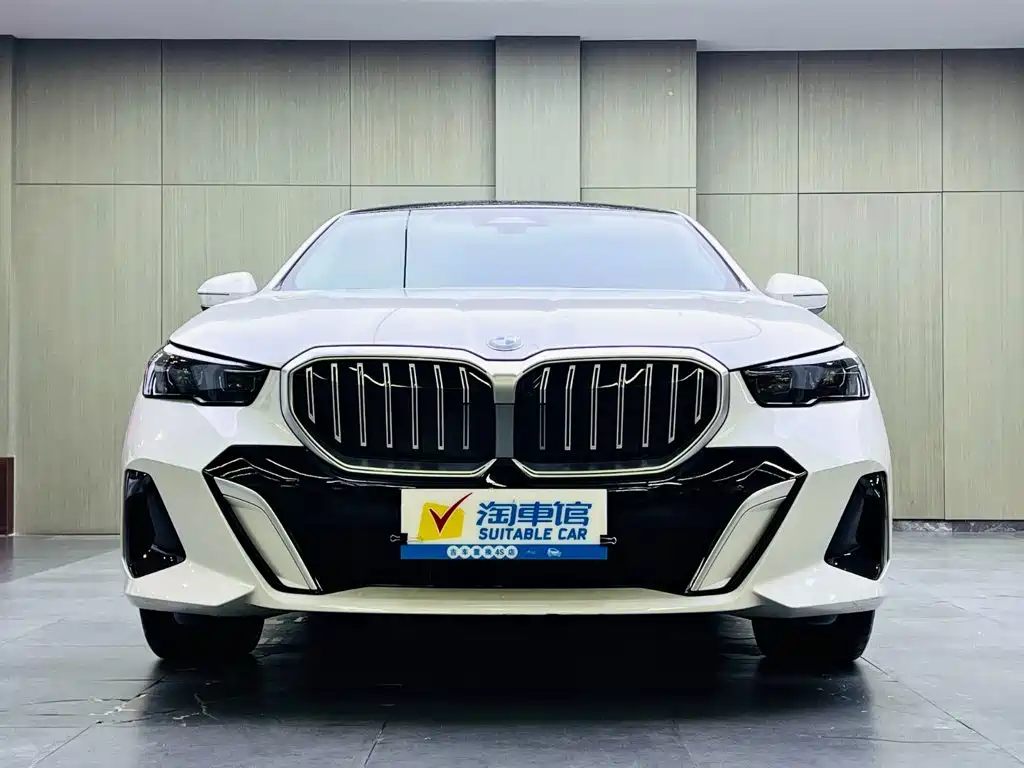 BMW 5 Series — миниатюра 2