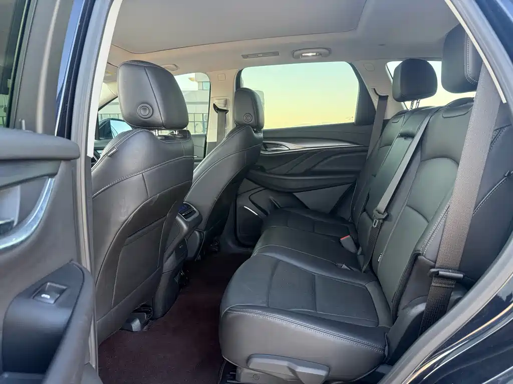 Buick Enclave — миниатюра 6