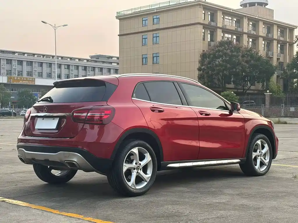 Mercedes-Benz GLA — миниатюра 8