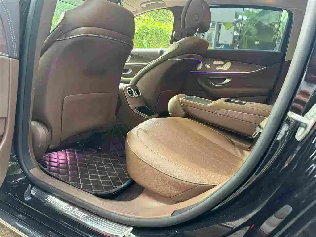 Mercedes-Benz E-Class — миниатюра 6