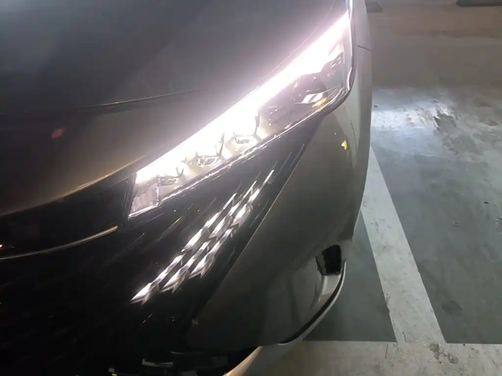 Roewe RX5 — миниатюра 24