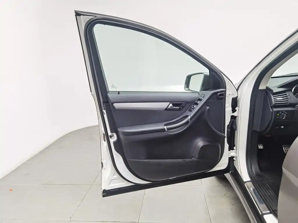 Mercedes-Benz R-Class — миниатюра 14