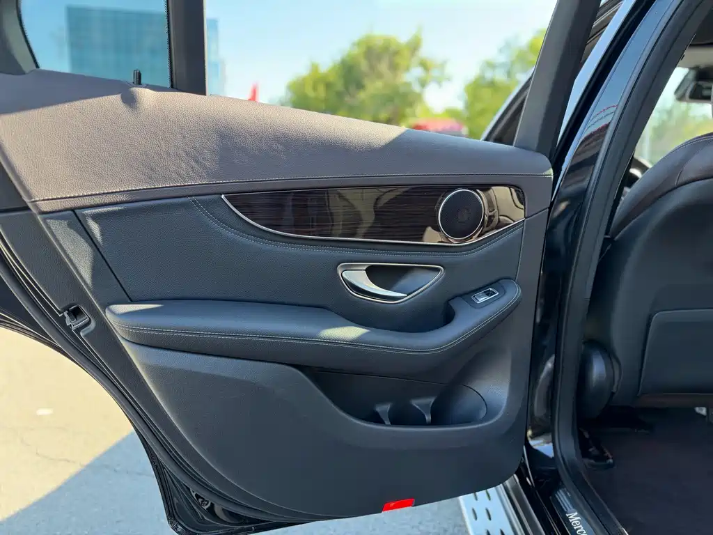 Mercedes-Benz GLC 2019 GLC 260 4MATIC Luxury