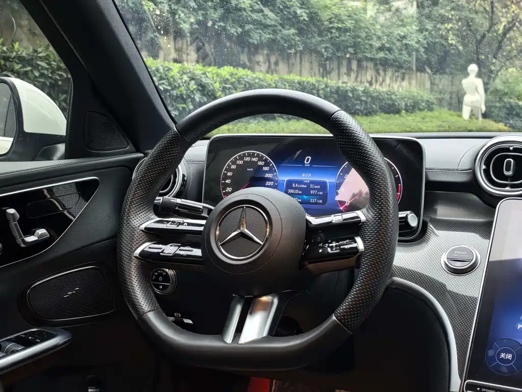 Mercedes-Benz C-Class — миниатюра 13