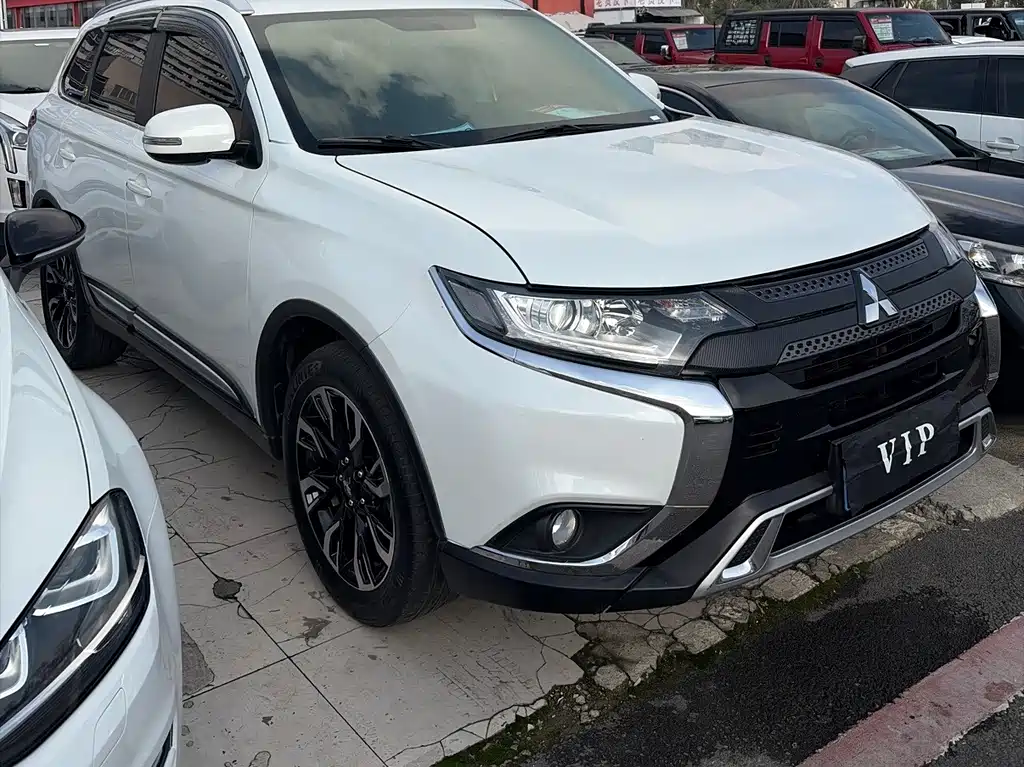 Mitsubishi Outlander — миниатюра 3