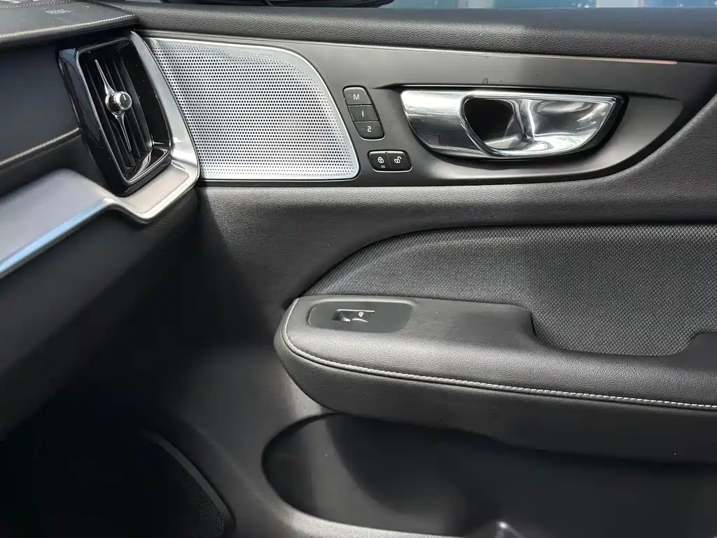 Volvo V60 — миниатюра 15
