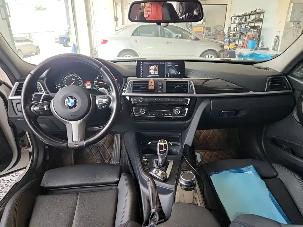 BMW 3 Series — миниатюра 10