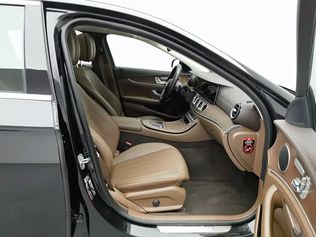Mercedes-Benz E-Class — миниатюра 23