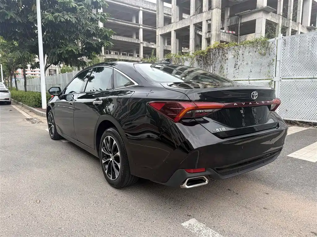 Toyota Avalon — миниатюра 3