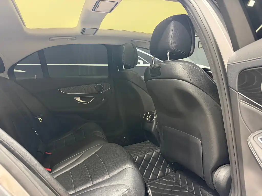 Mercedes-Benz C-Class — миниатюра 7