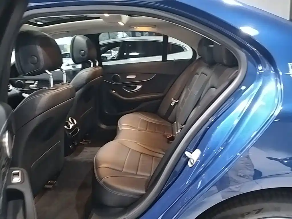 Mercedes-Benz C-Class — миниатюра 17