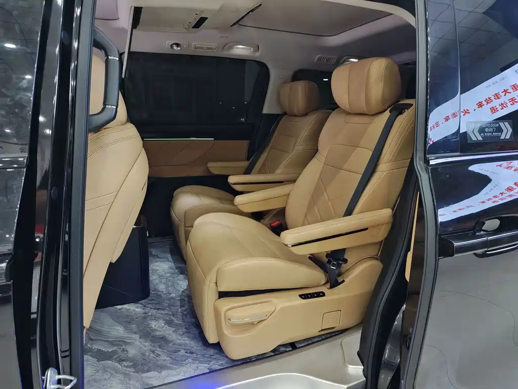 GAC Motor Trumpchi E8 PHEV — миниатюра 8