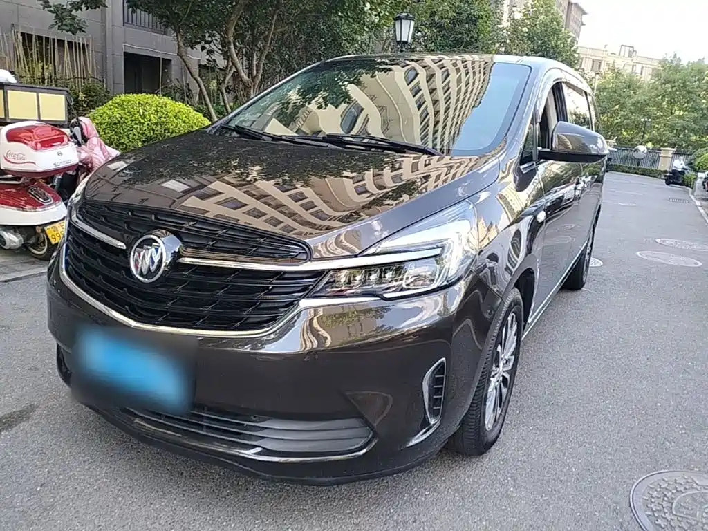 Buick GL8 — миниатюра 2
