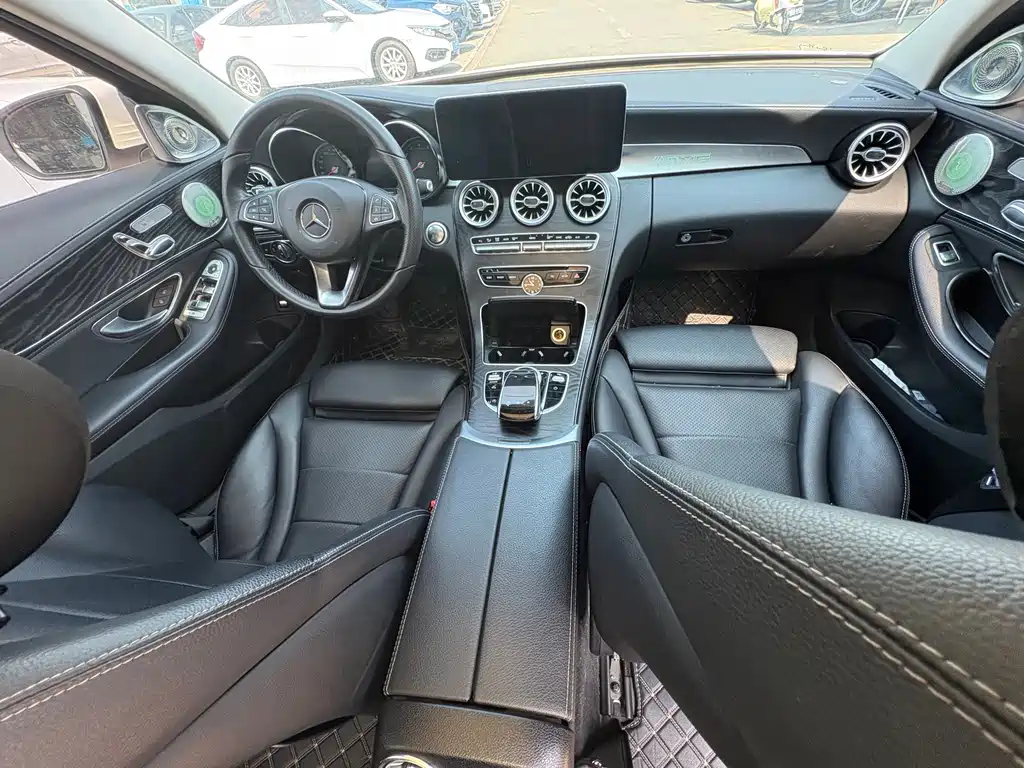 Mercedes-Benz C-Class — миниатюра 6