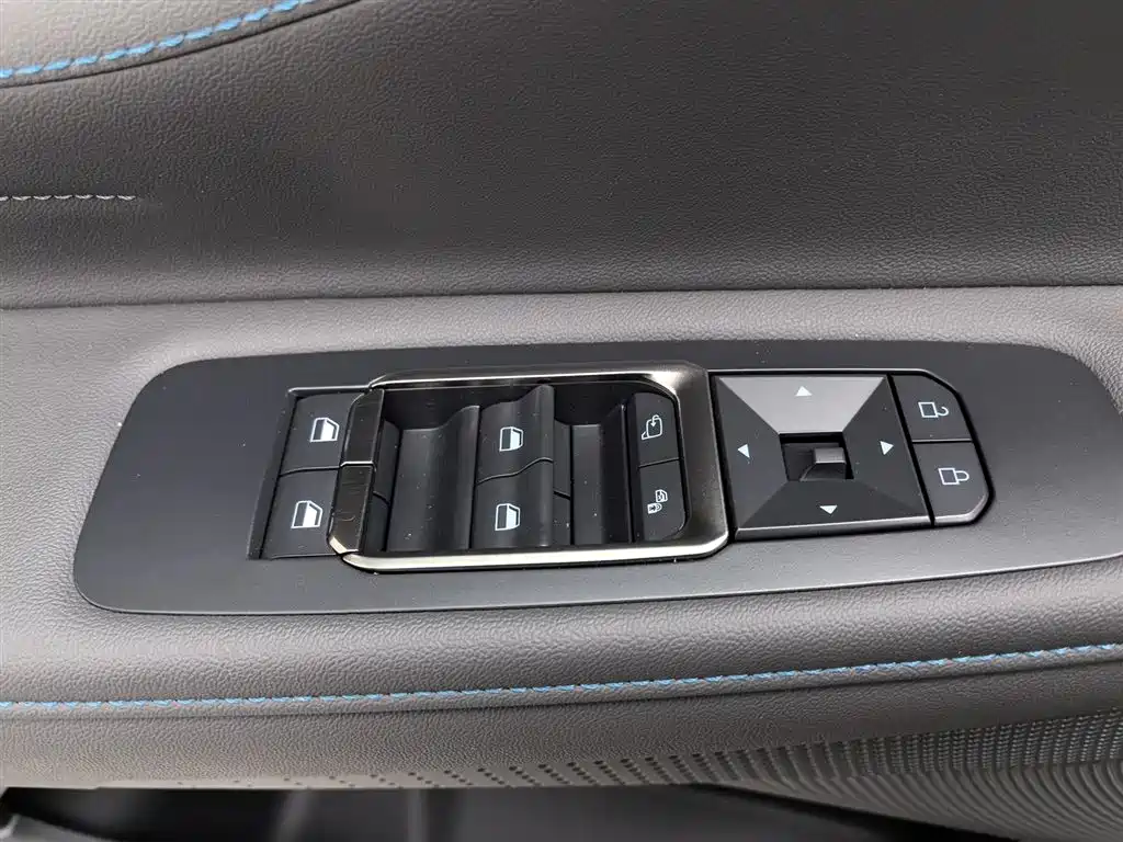 Ford Edge 2023 L 2.0T EcoBoost E мест Luxury
