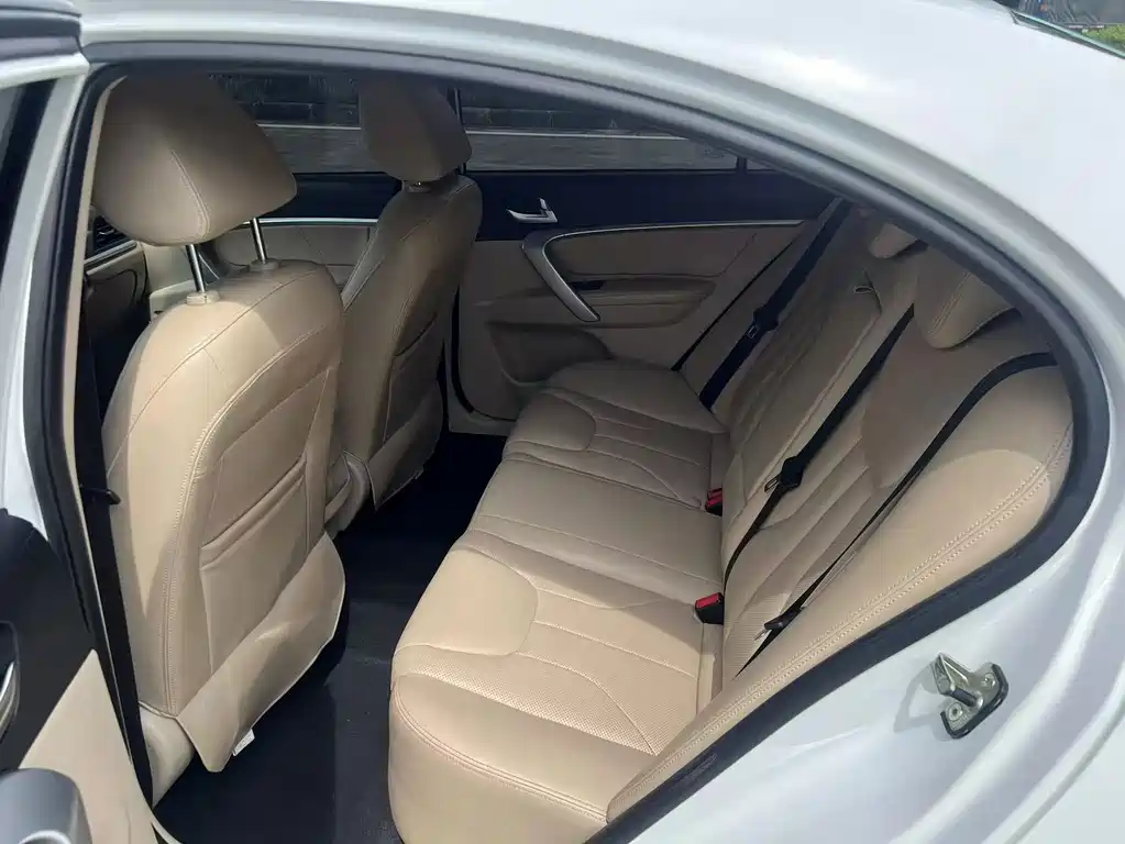 Geely Emgrand Sedan Million Model 1.5L Manual Luxury Type, фото 10