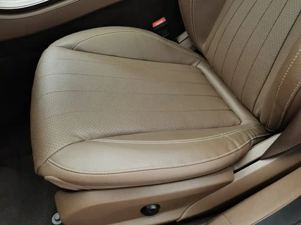 Mercedes-Benz E-Class — миниатюра 20