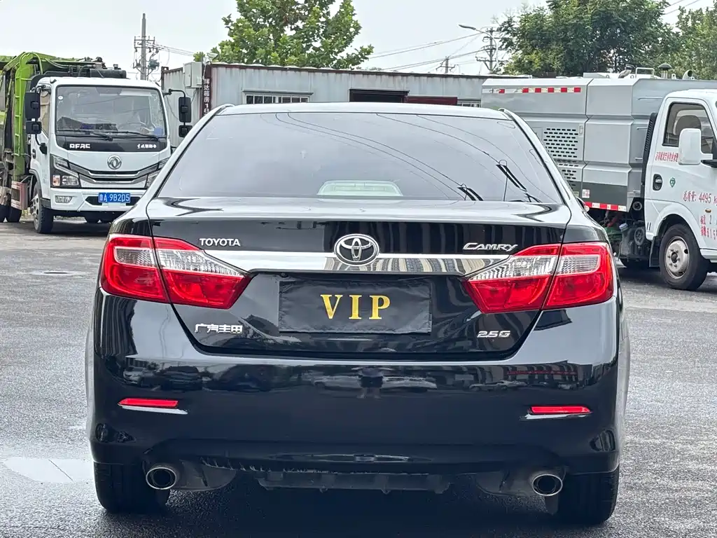 Toyota Camry — миниатюра 8