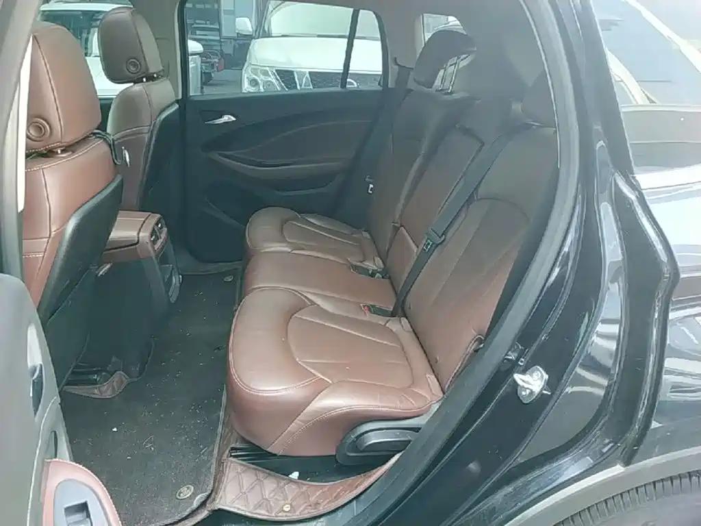 Buick Envision Plus — миниатюра 13
