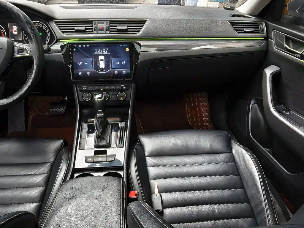 Skoda Superb — миниатюра 14