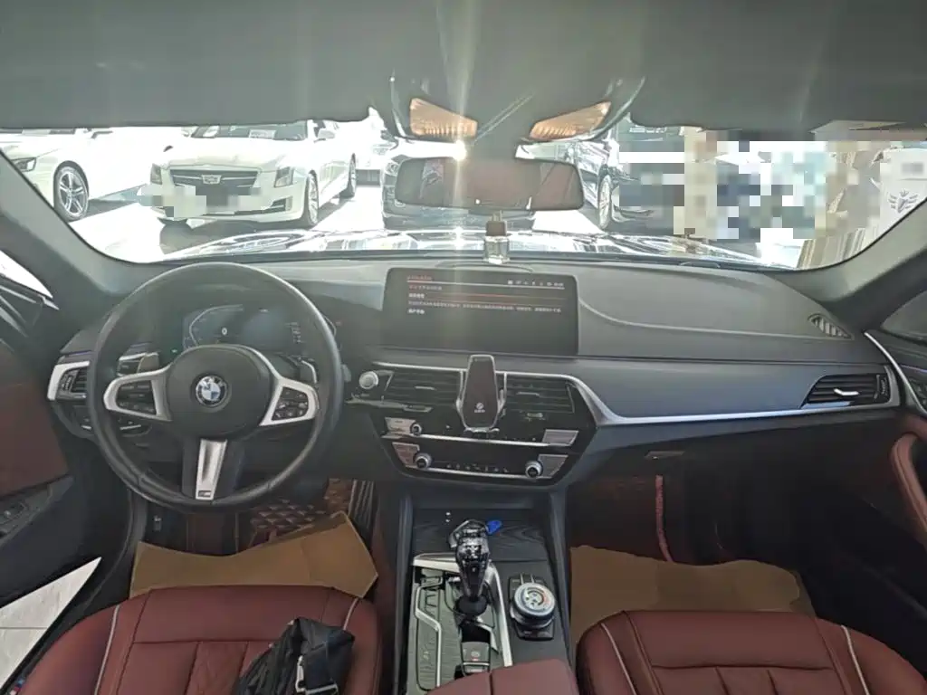 BMW 5 Series — миниатюра 10