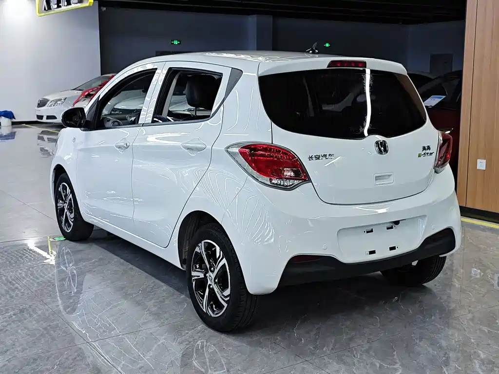 Changan Benben E-Star — миниатюра 6