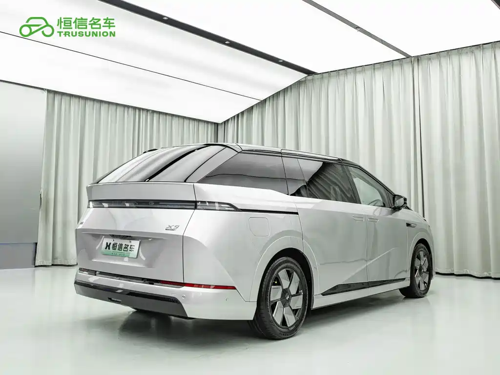 XPeng X9 — миниатюра 3