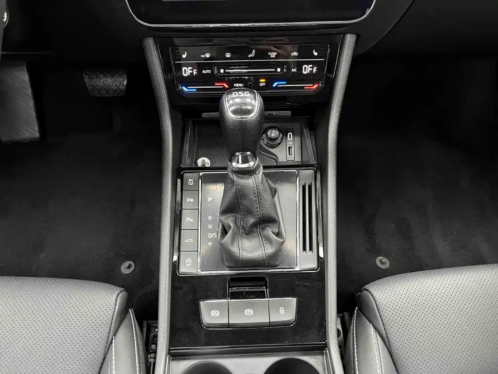 Skoda Superb — миниатюра 10