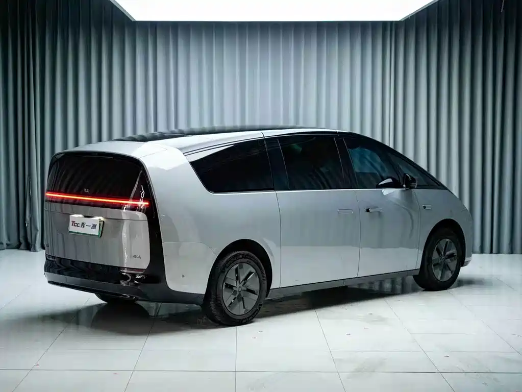 Li Auto Li MEGA — миниатюра 8