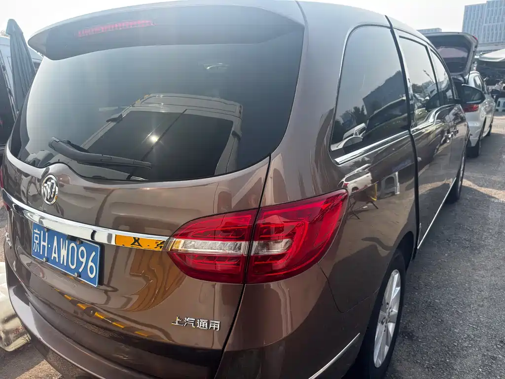 Buick GL8 — миниатюра 12