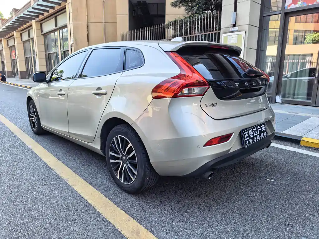 Volvo V40 — миниатюра 24