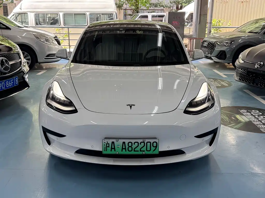 Tesla Model 3 — миниатюра 2