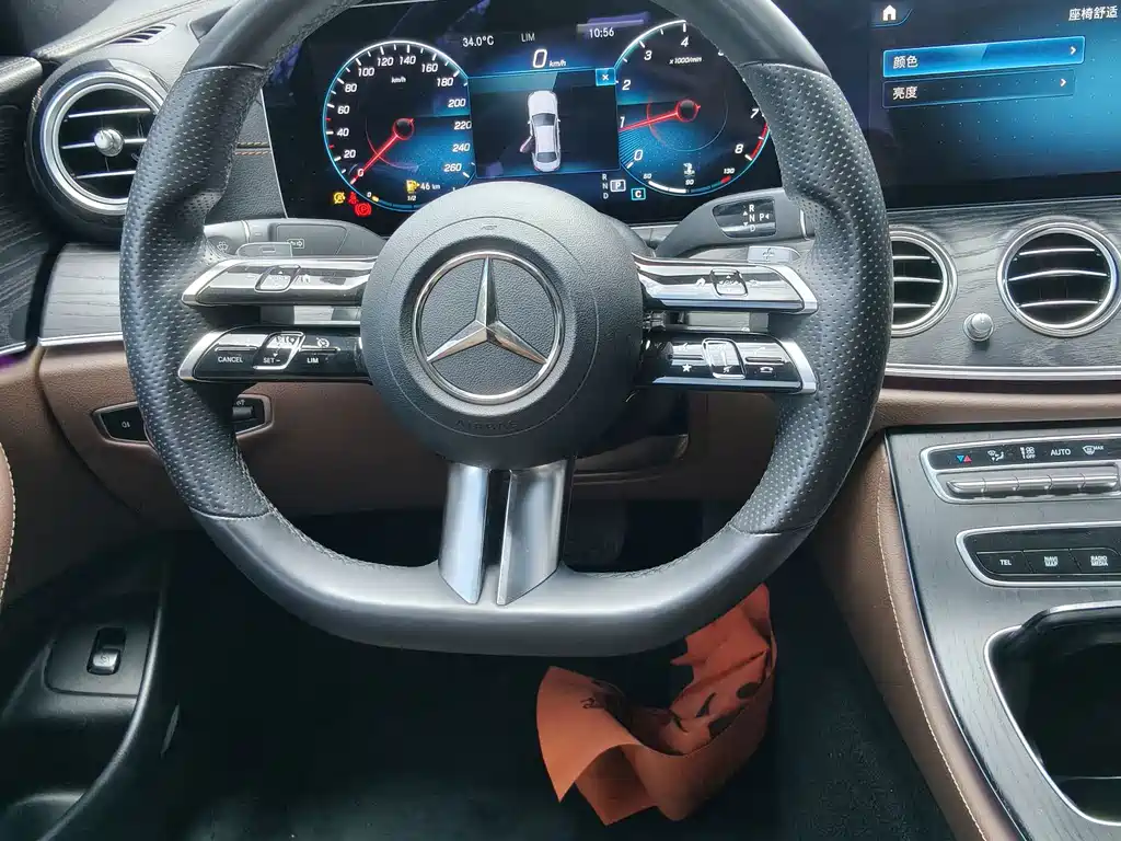 Mercedes-Benz E-Class — миниатюра 14