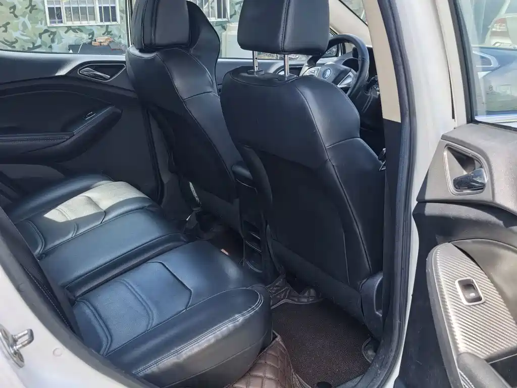 BYD Yuan EV — миниатюра 8