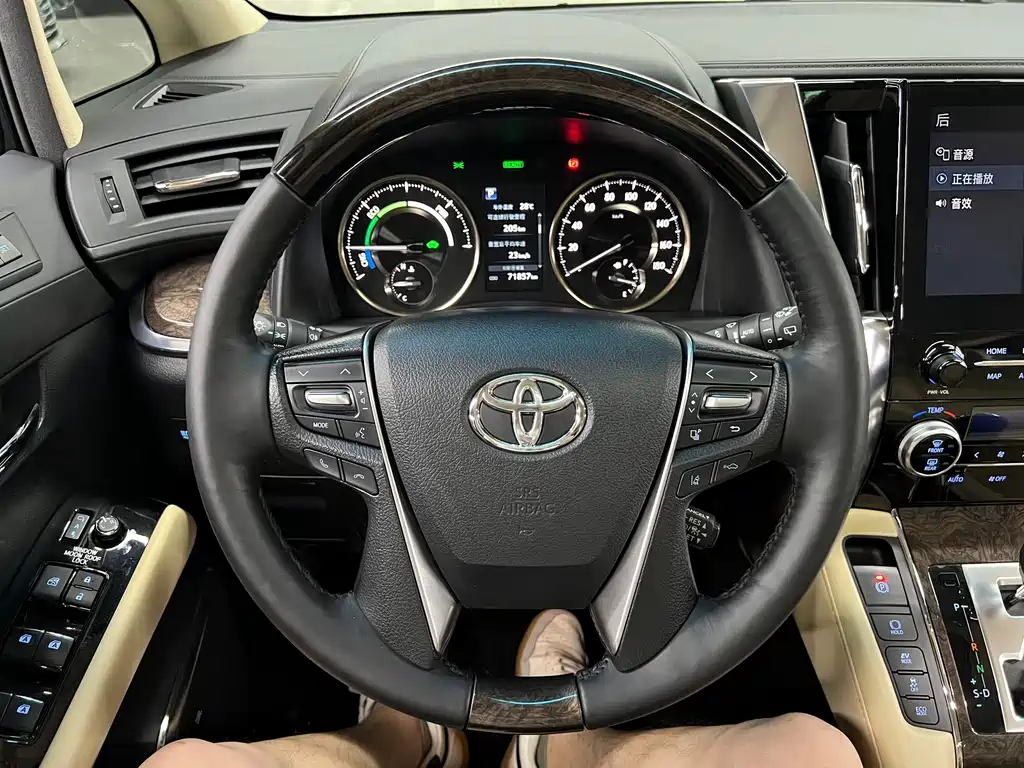 Toyota Vellfire — миниатюра 23